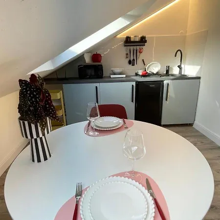 Attic Near Golf Apartamento *